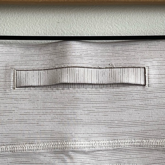 Outdoor Voices TechSweat 3/4 Two-Tone Leggings Coyote/Atmosphere Small - Picture 9 of 9